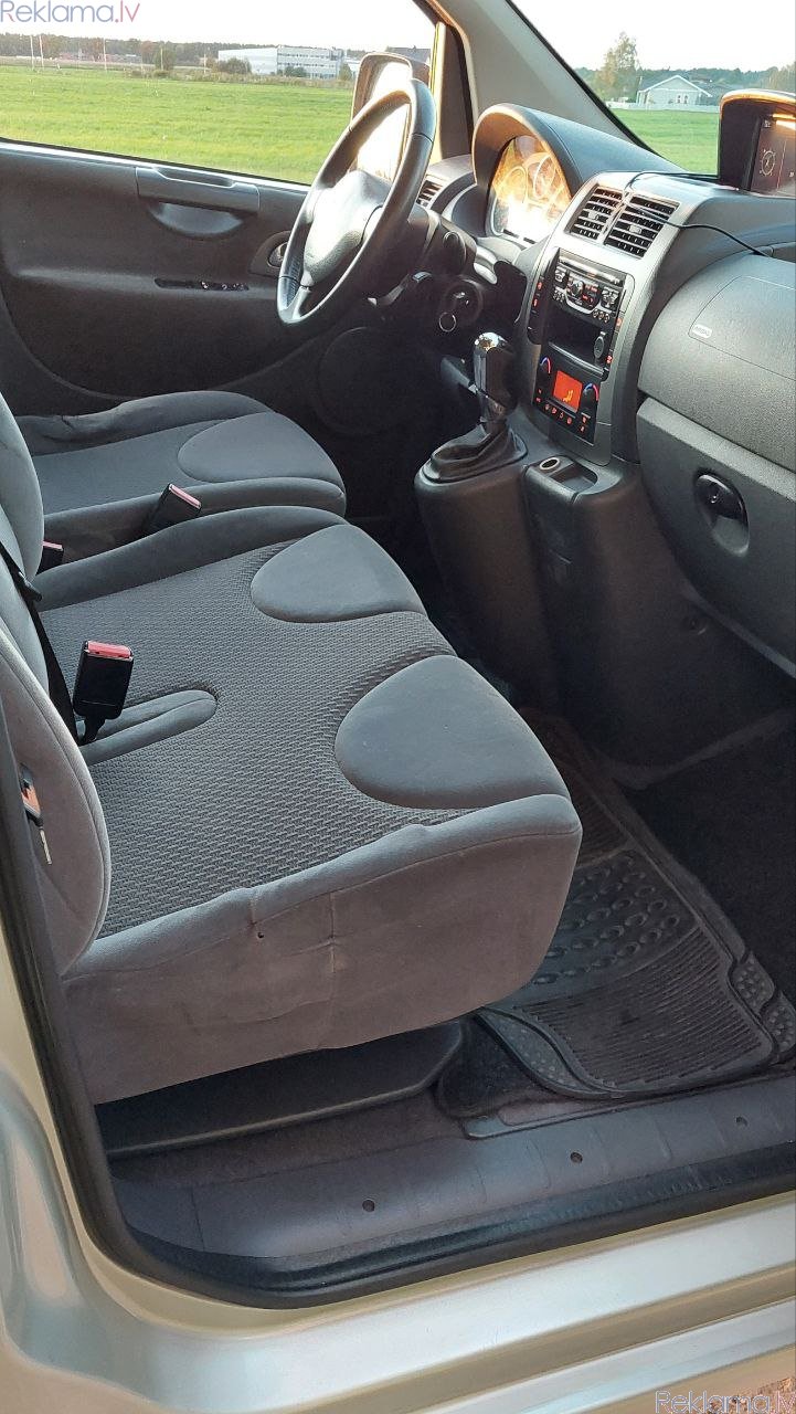 Объявление. Peugeot Expert 1.9 2013 г., 299000 км, минивэн, дизель,  цв. светло-бежевый металлик, КПП-автомат, Цена: 7325 EUR Foto #2